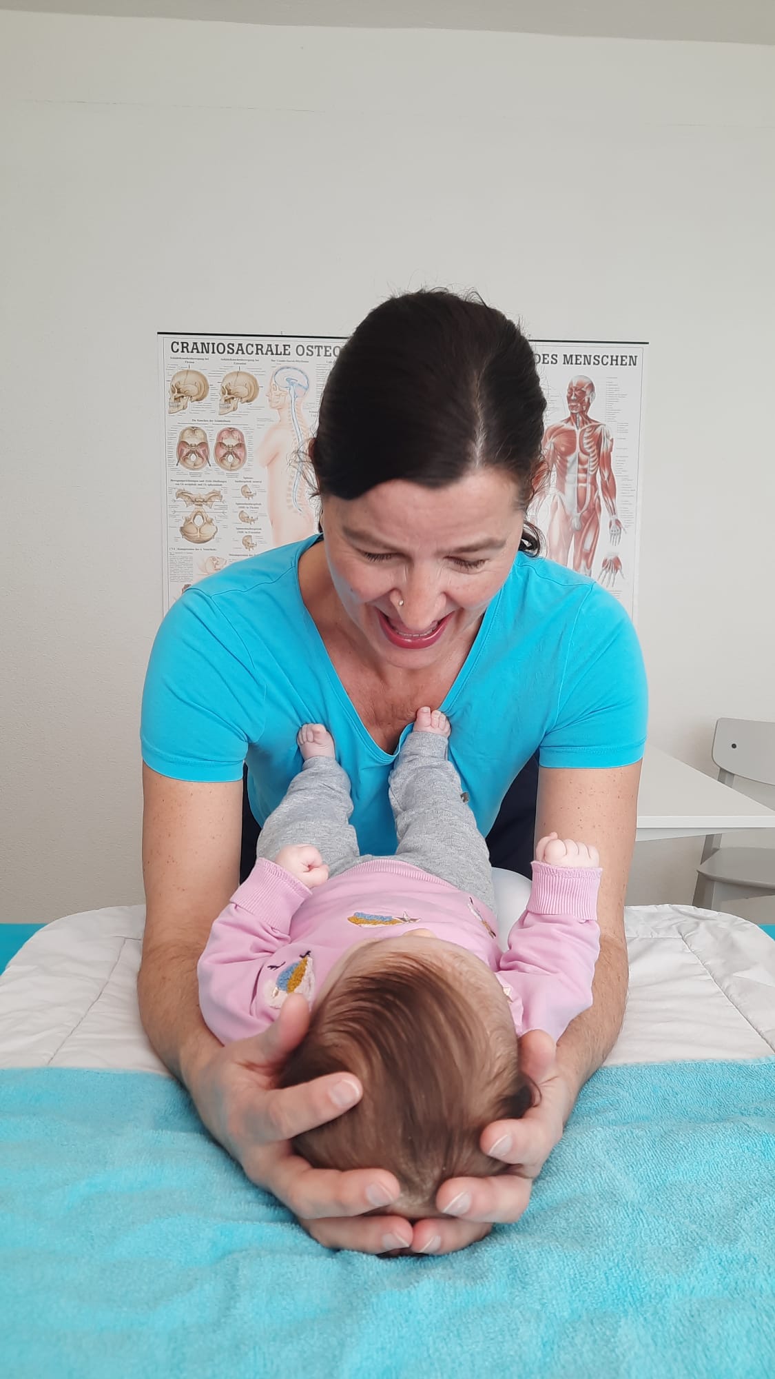 Praxis Reha Zuerich spezialisiert auf Baby Cranioscacral Therapie
